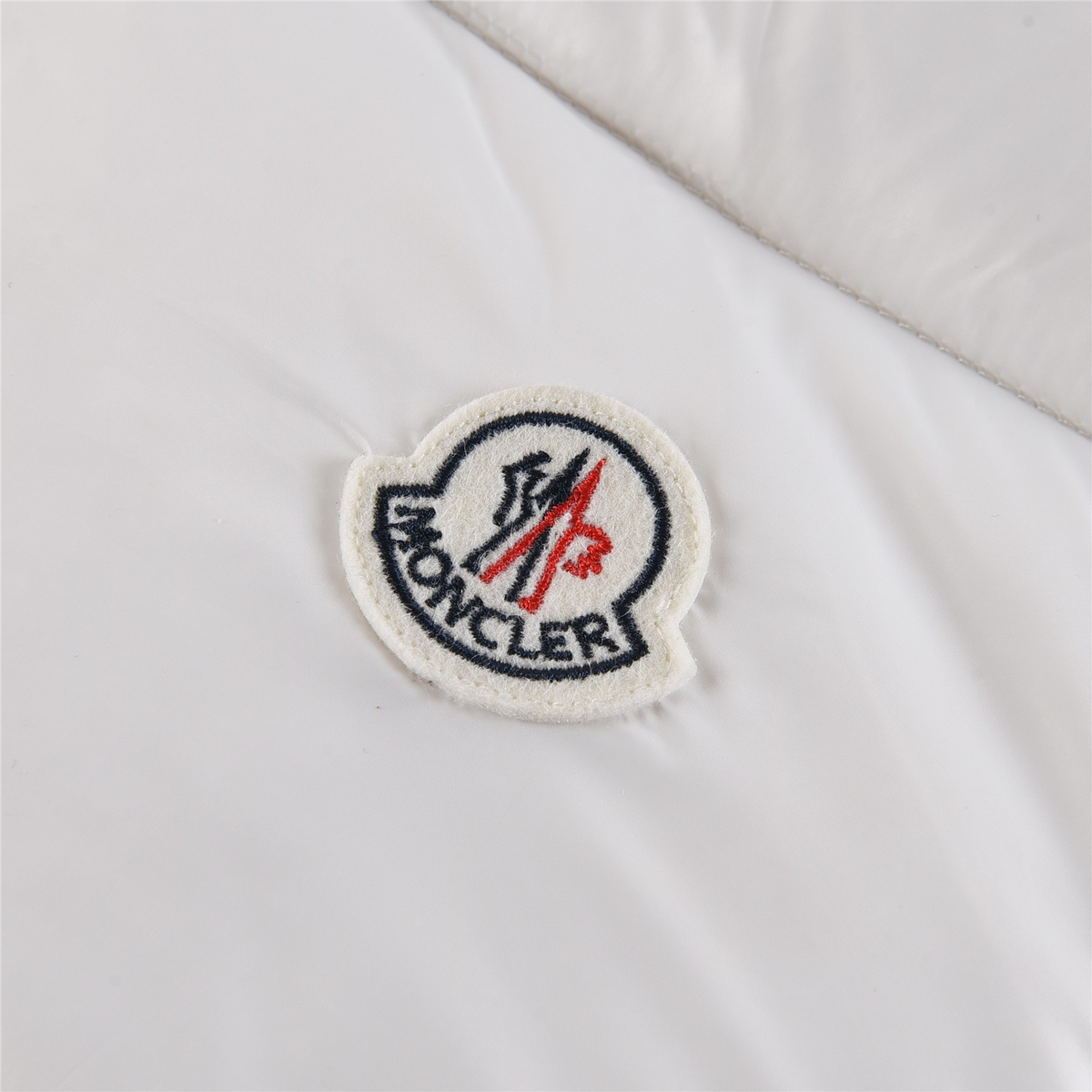 Moncler Tricolour Sleeve-Stripe Hooded Puffer Jacket | White