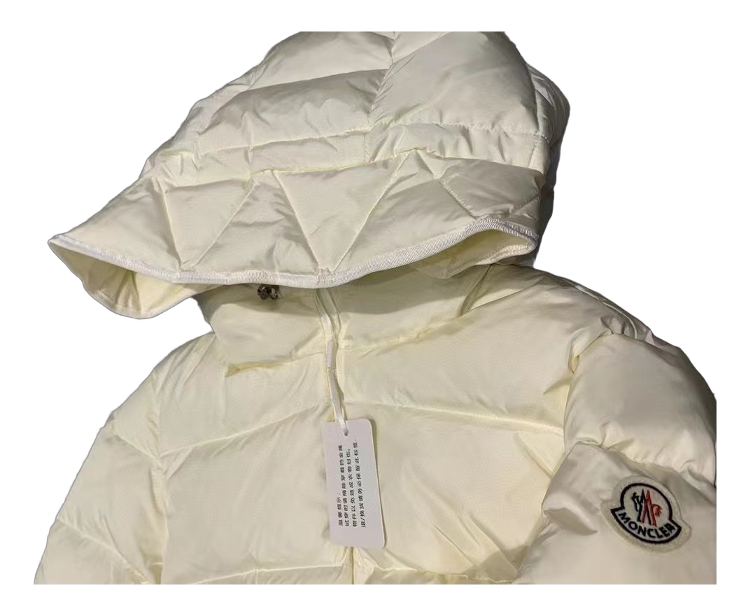 Moncler Fitted Hooded Short Puffer Jacket | Ivory