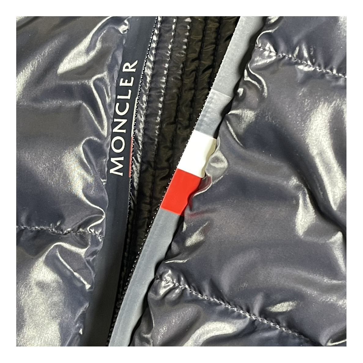 Moncler Glossy Logo-Zip Hooded Puffer Jacket | Navy